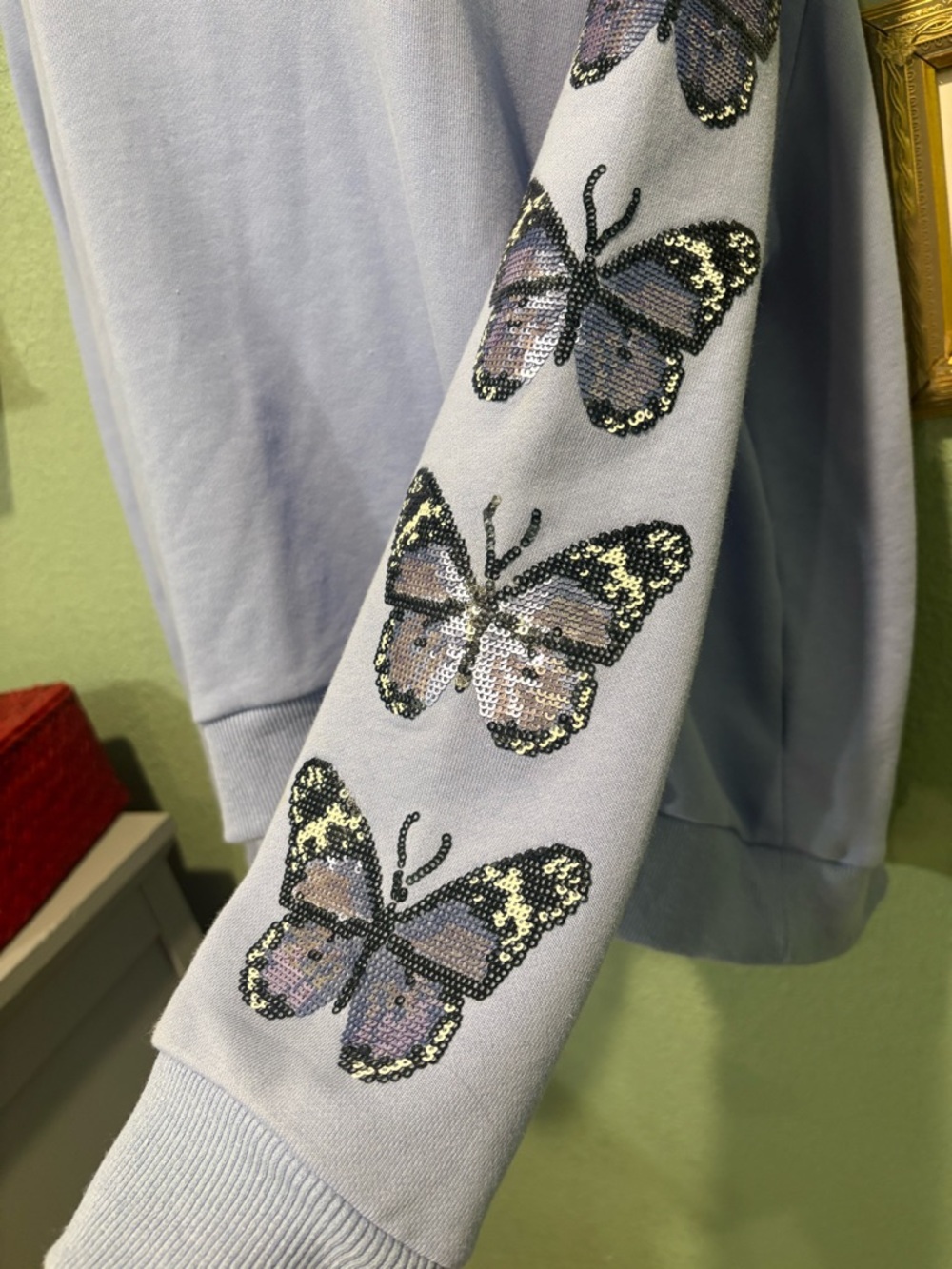 QUEEN OF SPARKLES Babyblue Sequin Butterfly Sweatshirt Sz L - Picture 7 of 15